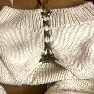 Zara NWT Ecru openBack Cable Knit Sweater Size Large❣️